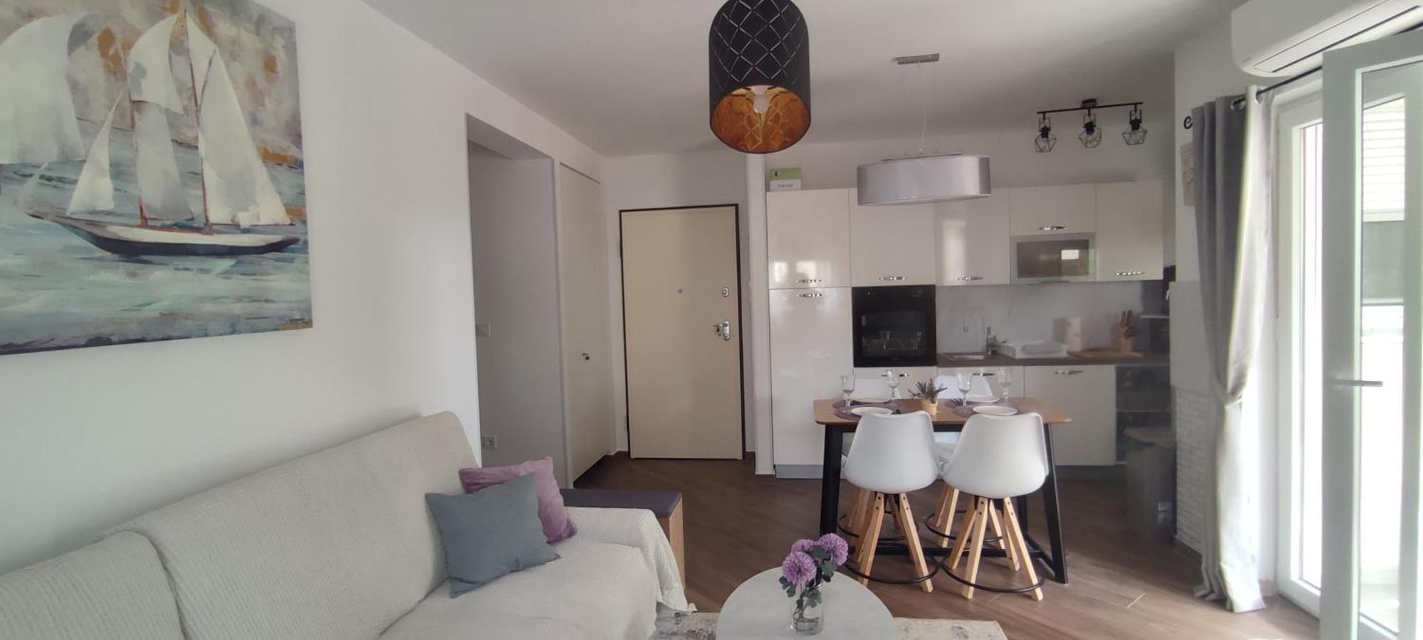 Sunny Oasis Apartment - High Ground Floor With Sunny Terrace & Private Garden!! Medulin Exterior photo